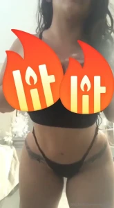 1652833