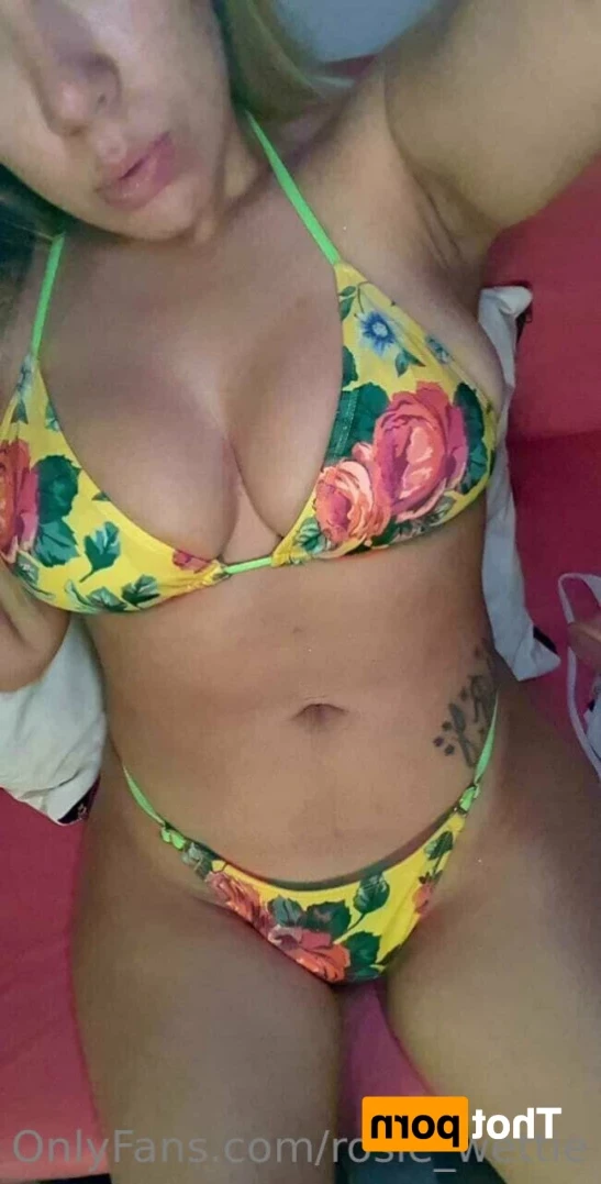 Wet pussy Rosie 🍌 [ rosie_wettie ] Onlyfans leaked photo 12376453 on Hotleaks.tv