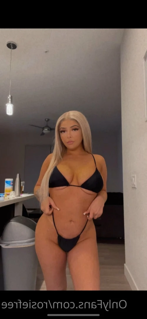 🎀  𝐵𝒾𝑔𝐵𝓊𝓉𝓉 🎀  🅜🅨 🅟🅐🅖🅔 🅘🅢 🅛🅘🅕🅔 [ rosiefree ] Onlyfans leaked photo 12394300 on Hotleaks.tv