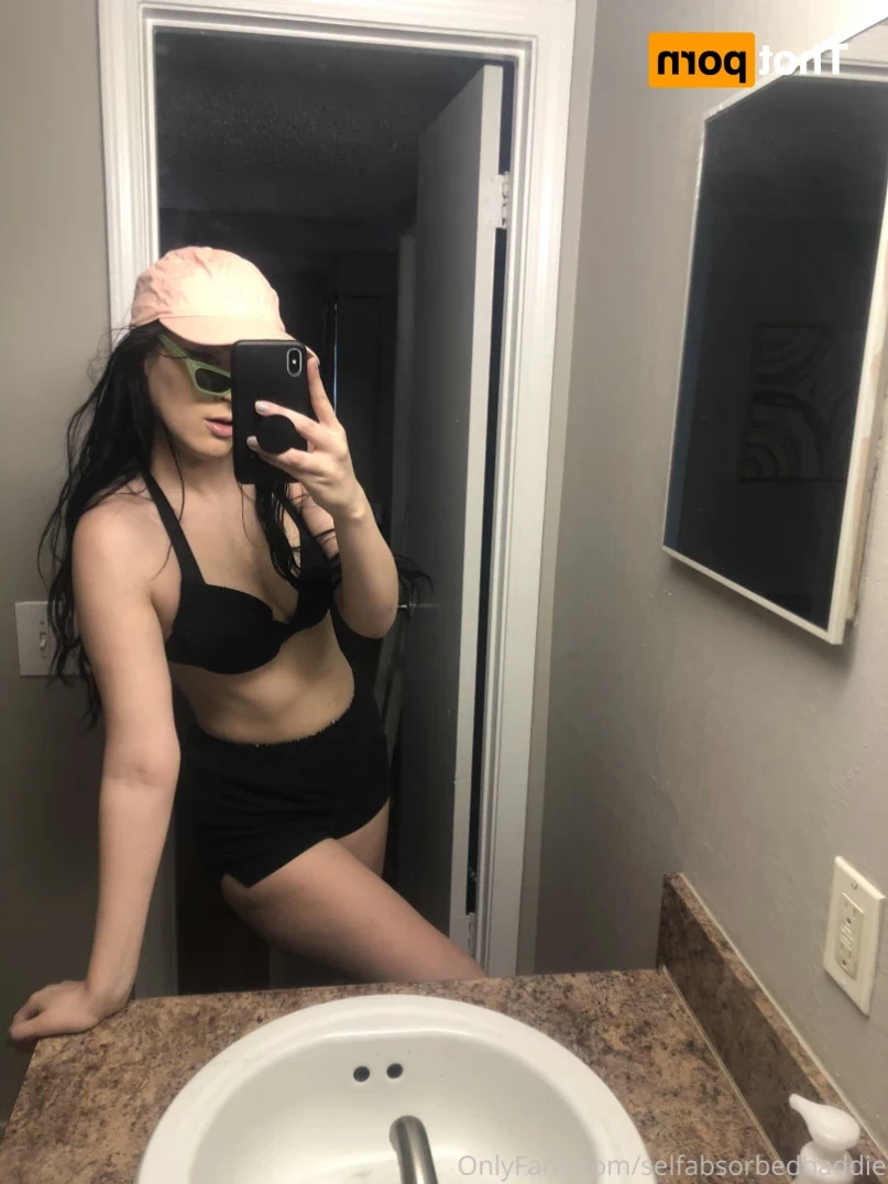 ♡ ♡ lil baddie ♡ ♡ [ selfabsorbedbaddie ] Onlyfans leaked photo 13217043 on Hotleaks.tv