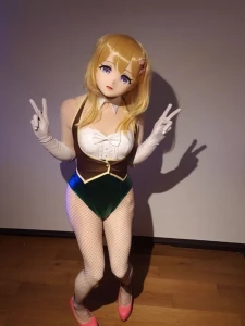 15893527
