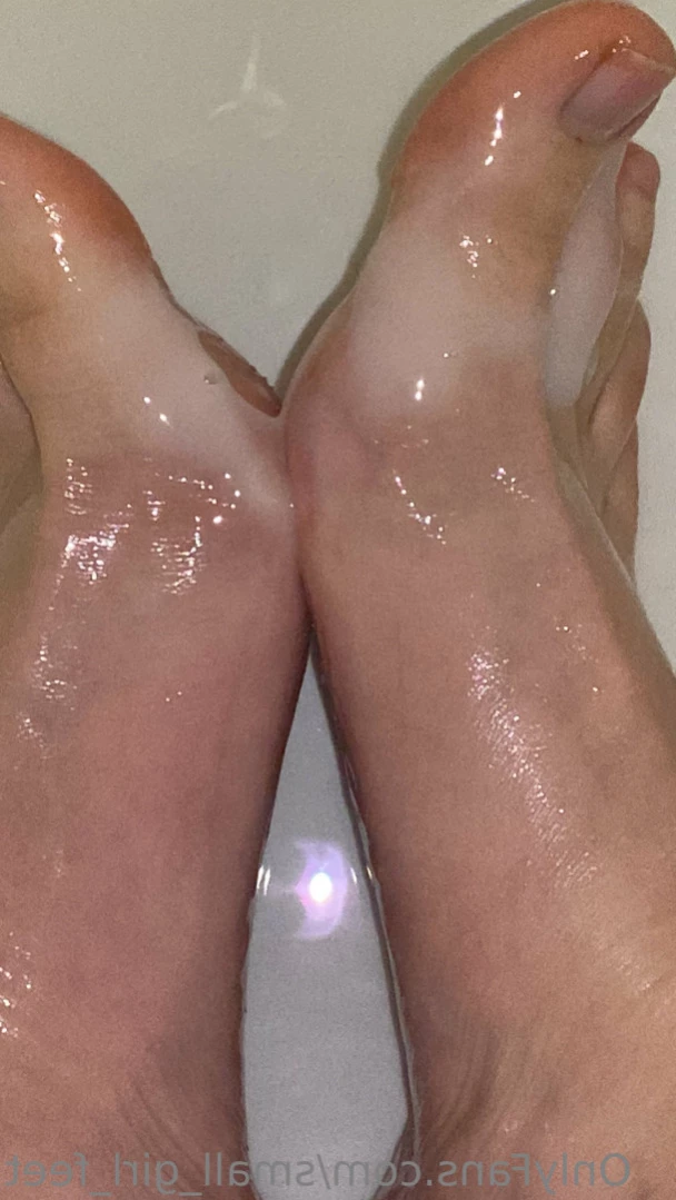 small_girl_feet Onlyfans leaked photo 12007212 on Hotleaks.tv