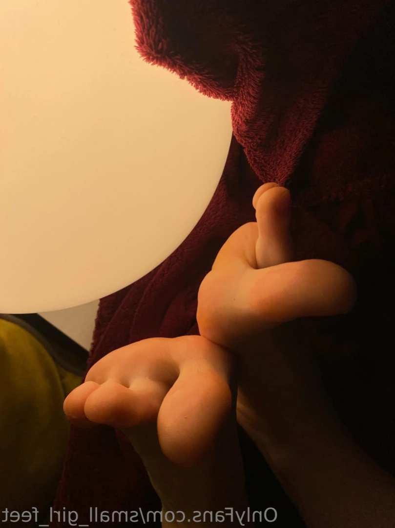 small_girl_feet Onlyfans leaked photo 12427720 on Hotleaks.tv