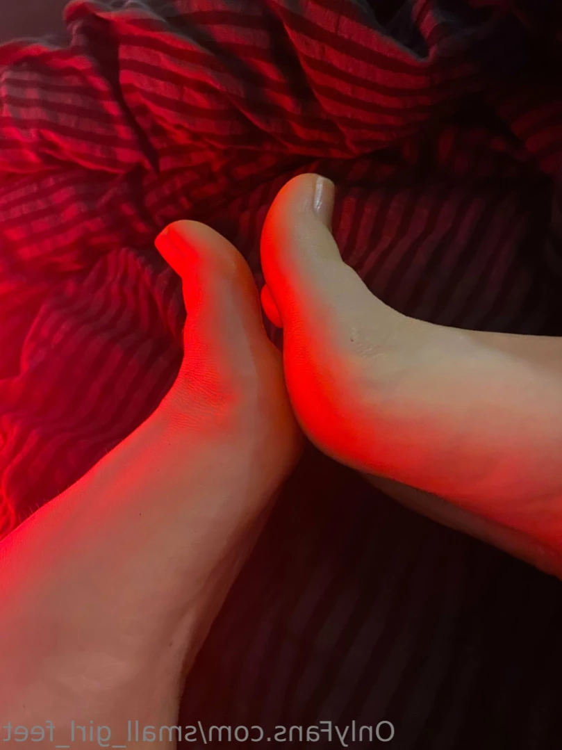 small_girl_feet Onlyfans leaked photo 13802907 on Hotleaks.tv