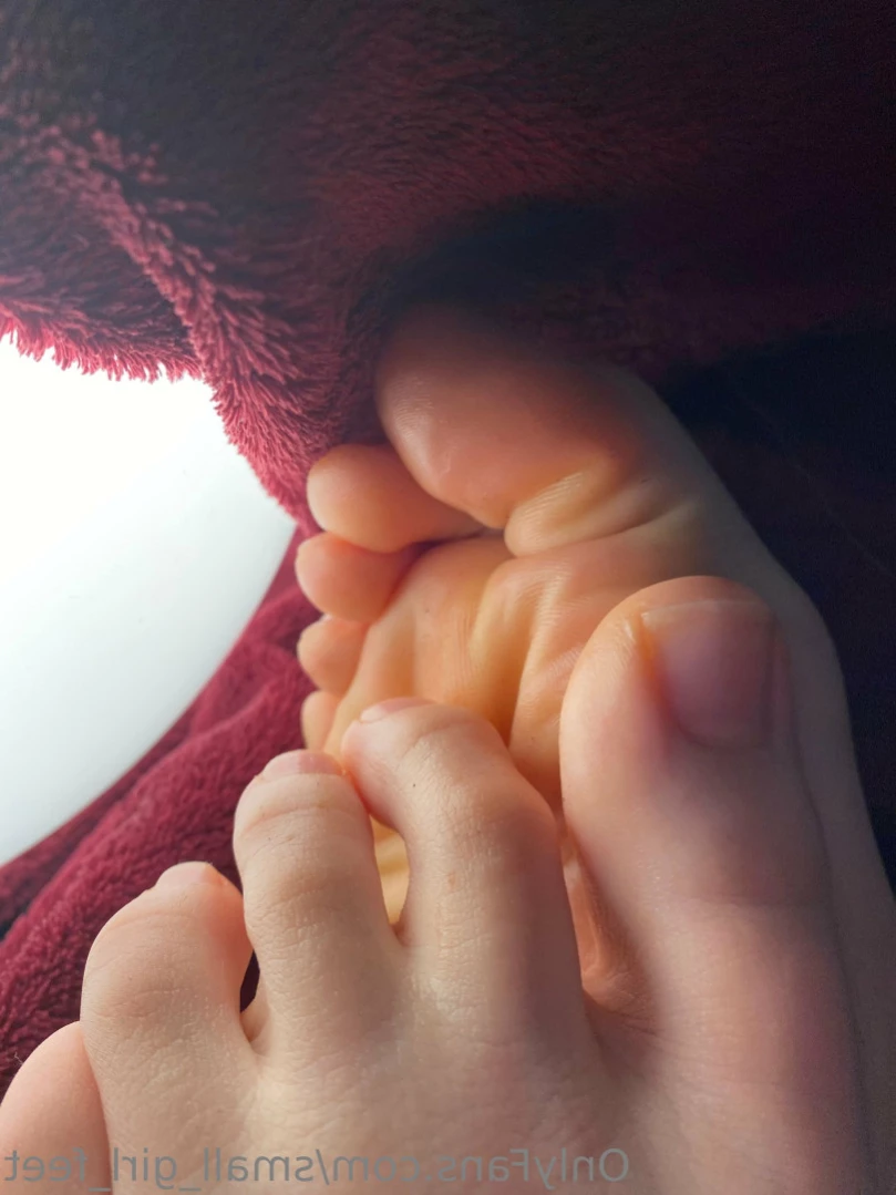 small_girl_feet Onlyfans leaked photo 14236886 on Hotleaks.tv