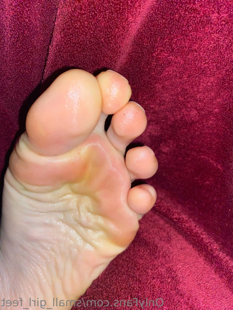 small_girl_feet Onlyfans leaked photo 14492249 on Hotleaks.tv