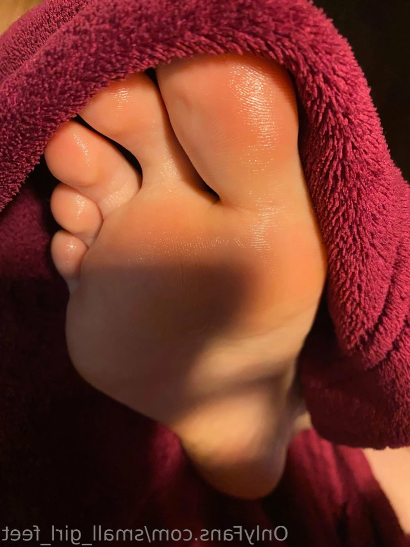 small_girl_feet Onlyfans leaked photo 16158323 on Hotleaks.tv