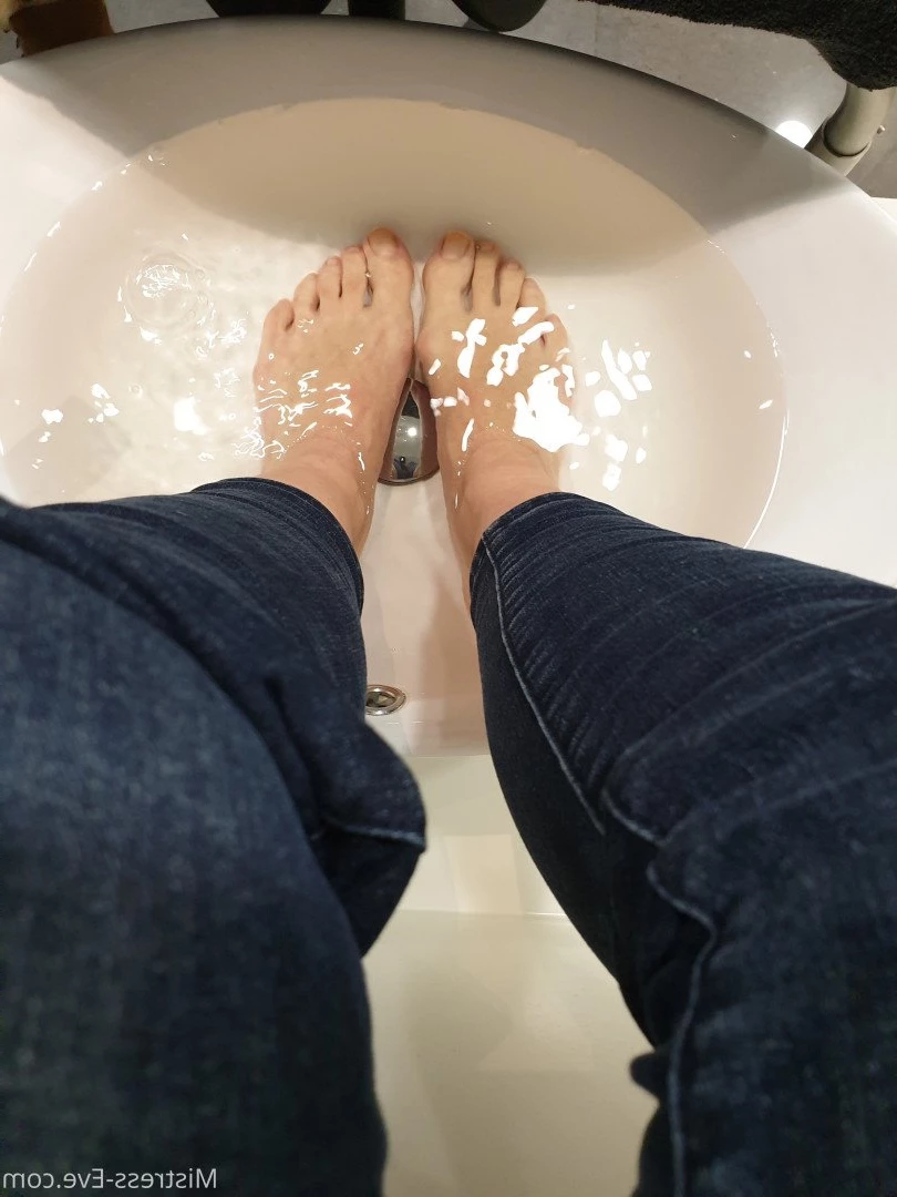 Mistress Eve [ mistress-eve ] Onlyfans leaked photo 822868 on Hotleaks.tv