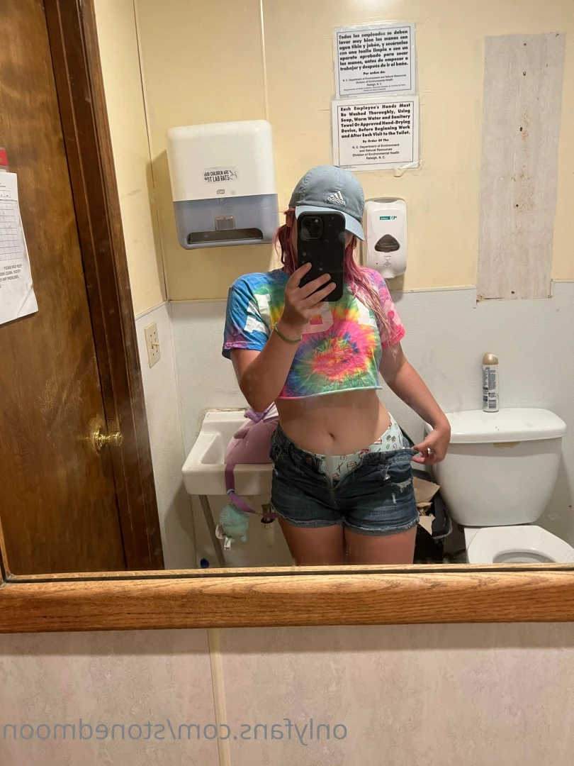 princess moon 🌙 [ stonedmoon ] Onlyfans leaked photo 14949878 on Hotleaks.tv