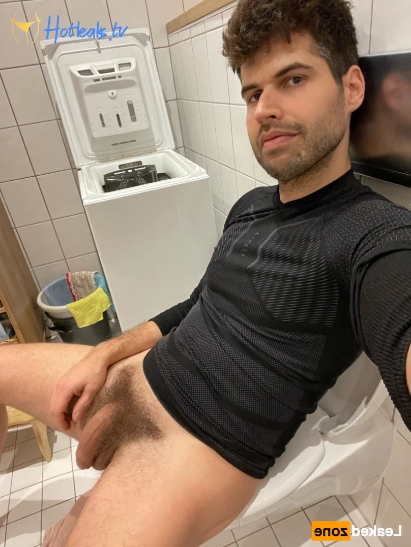 Jacob [ throatbuddy ] Onlyfans leaked photo 14439900 on Hotleaks.tv