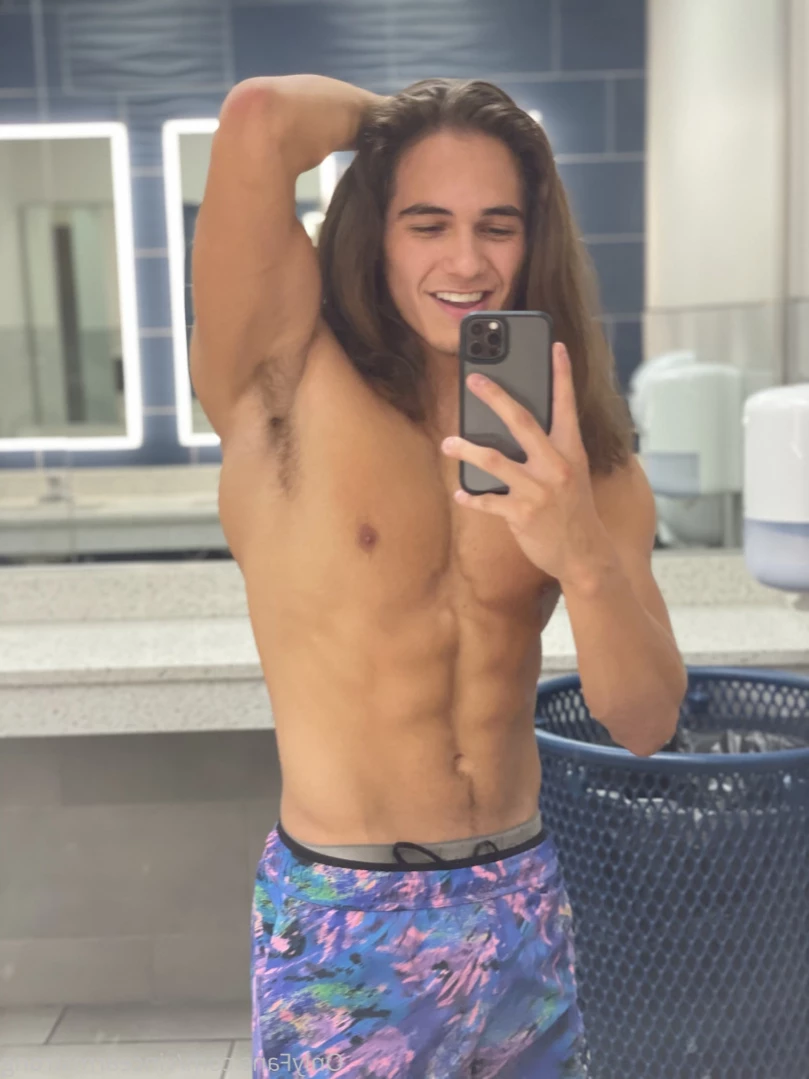 Vince [ vincearmstrong ] Onlyfans leaked photo 14895531 on Hotleaks.tv