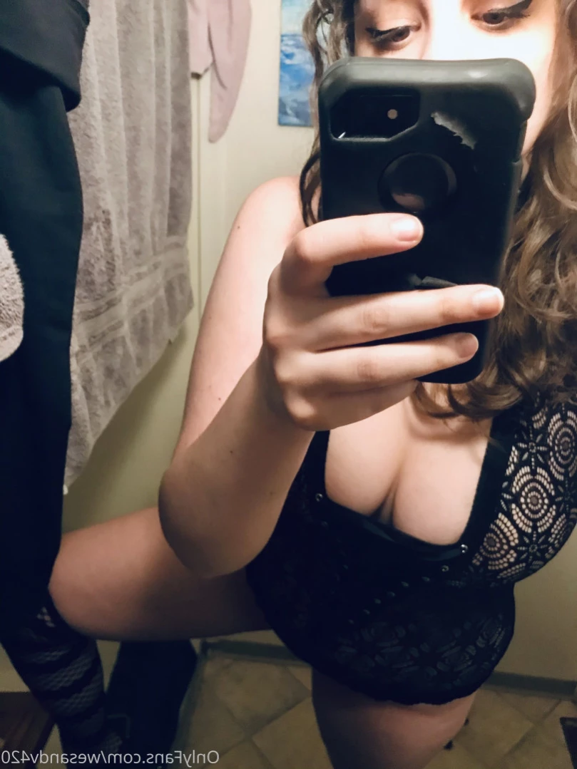 wesandv420 Onlyfans leaked photo 11591196 on Hotleaks.tv