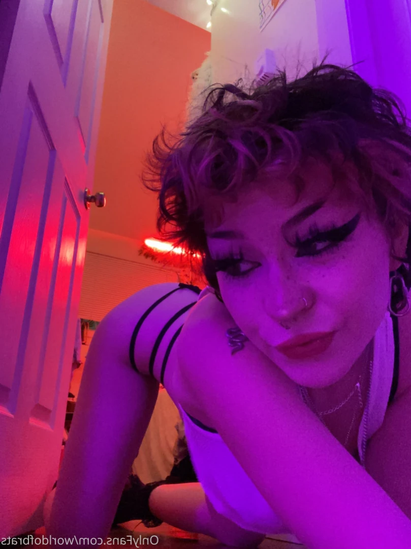 𝙩𝙞𝙣𝙠 ✧ [ worldofbrats ] Onlyfans leaked photo 11044593 on Hotleaks.tv
