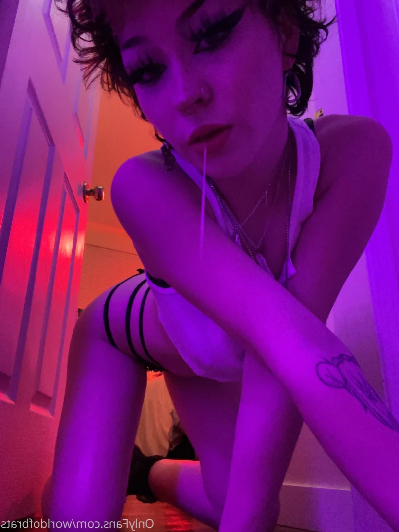 𝙩𝙞𝙣𝙠 ✧ [ worldofbrats ] Onlyfans leaked photo 11921542 on Hotleaks.tv