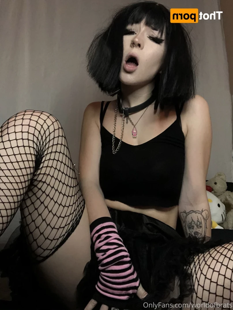 𝙩𝙞𝙣𝙠 ✧ [ worldofbrats ] Onlyfans leaked photo 13260499 on Hotleaks.tv