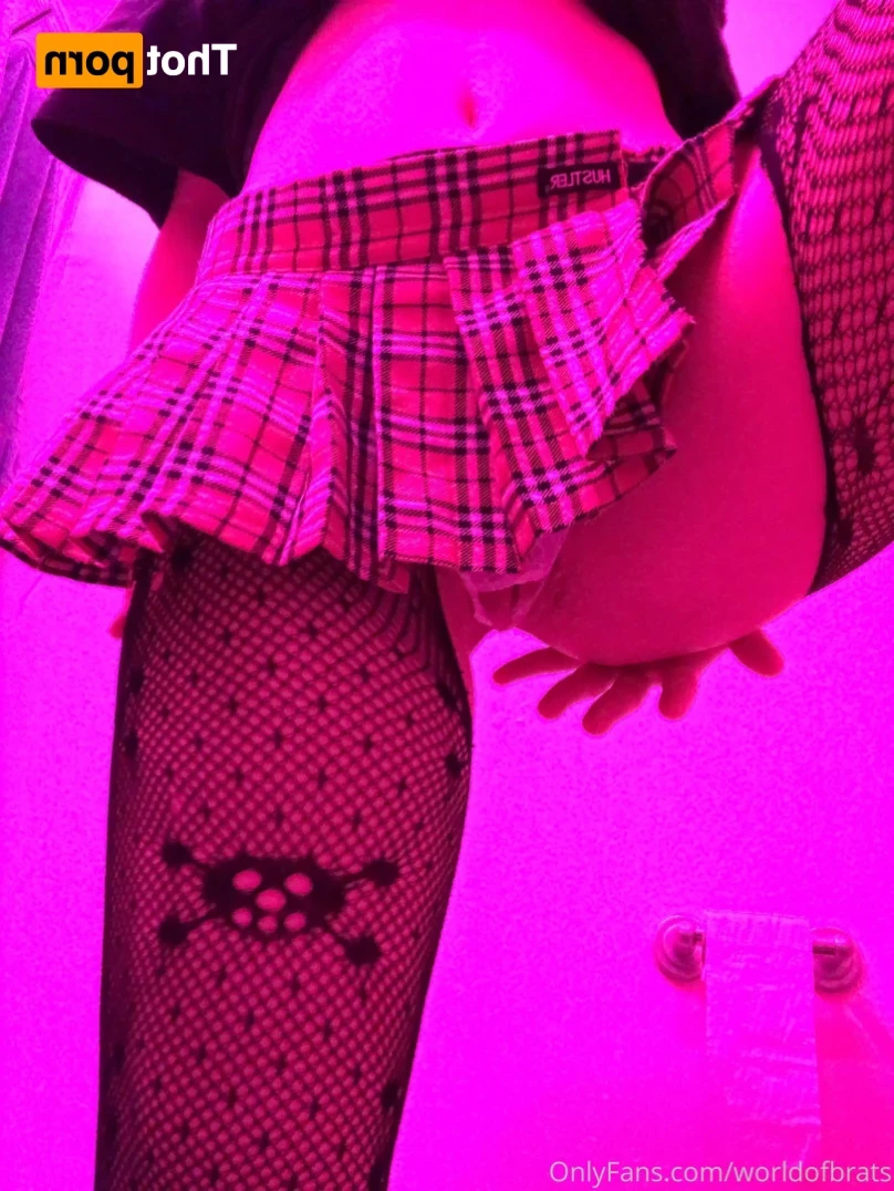 𝙩𝙞𝙣𝙠 ✧ [ worldofbrats ] Onlyfans leaked photo 13874452 on Hotleaks.tv