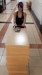1654700