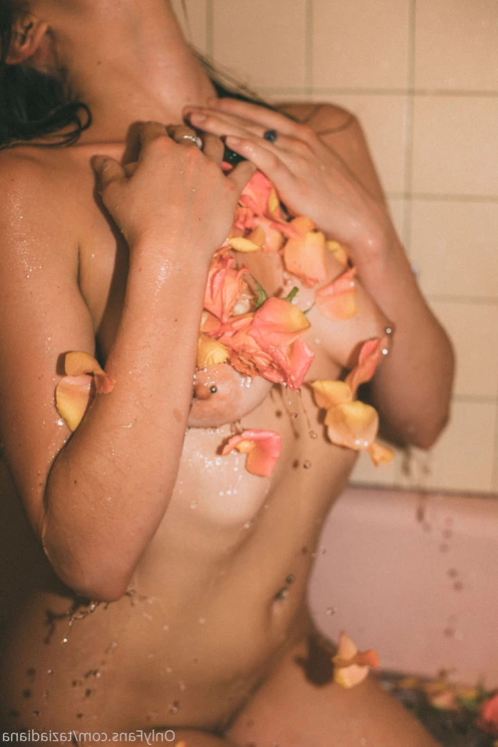Zizi [ zizinakie ] Onlyfans leaked photo 12427141 on Hotleaks.tv