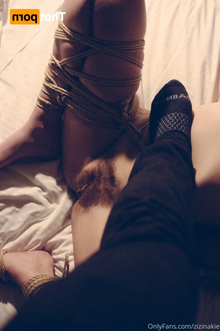 Zizi [ zizinakie ] Onlyfans leaked photo 13086214 on Hotleaks.tv