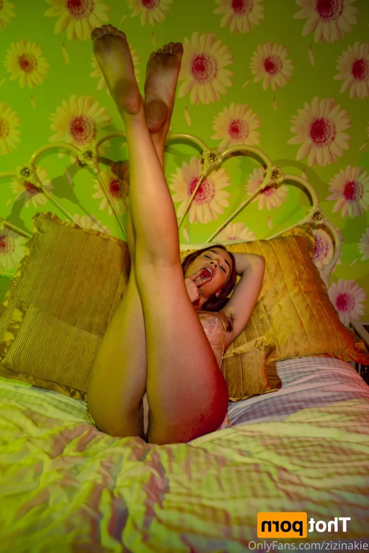 Zizi [ zizinakie ] Onlyfans leaked photo 13306900 on Hotleaks.tv