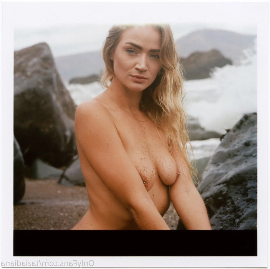 Zizi [ zizinakie ] Onlyfans leaked photo 14686734 on Hotleaks.tv