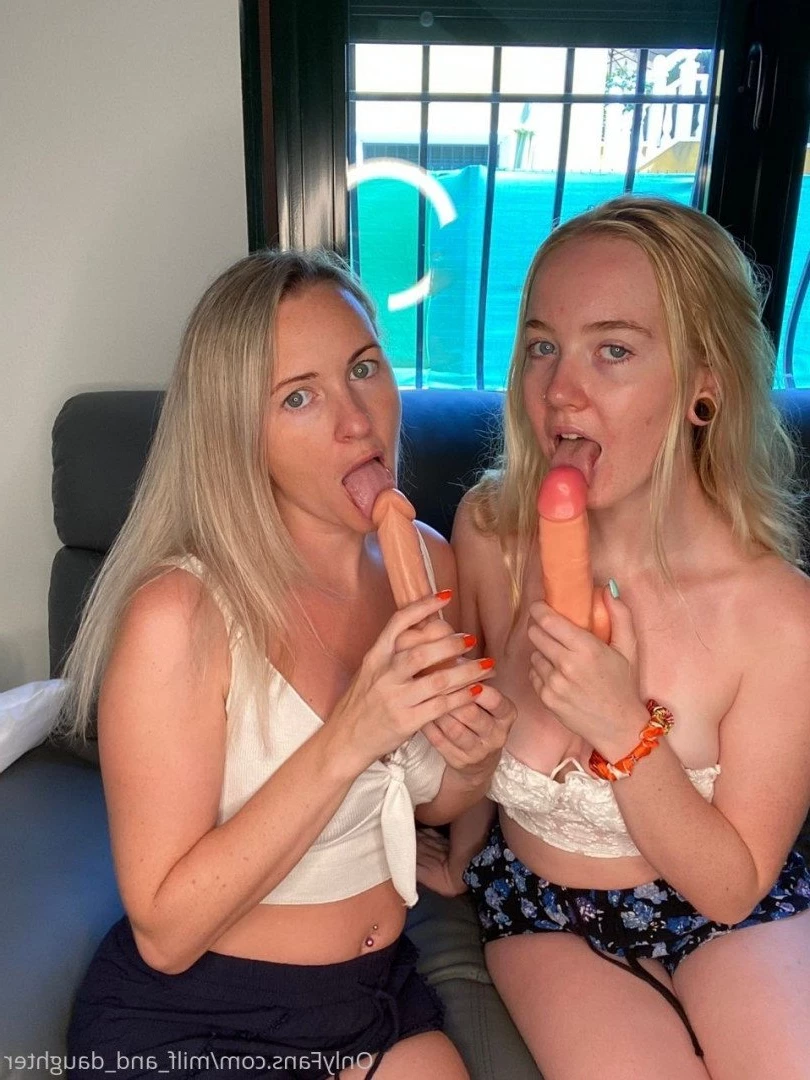 momandme Onlyfans leaked photo 835355 on Hotleaks.tv