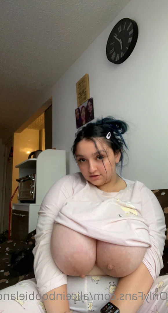 aliceinboobieland Onlyfans leaked photo 11637208 on Hotleaks.tv