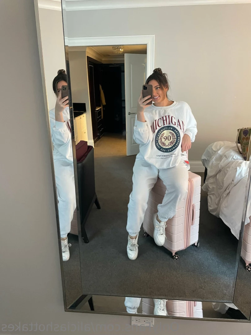 Alicia [ aliciashottakes ] Onlyfans leaked photo 11387913 on Hotleaks.tv
