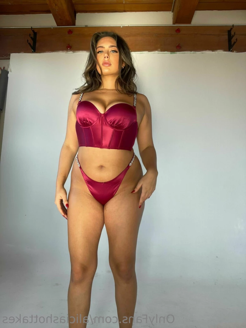 Alicia [ aliciashottakes ] Onlyfans leaked photo 13639968 on Hotleaks.tv