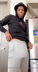 1657681