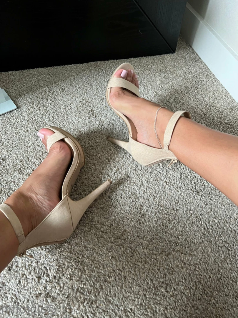 t i f f a n y [ alotoftiff ] Onlyfans leaked photo 11725509 on Hotleaks.tv