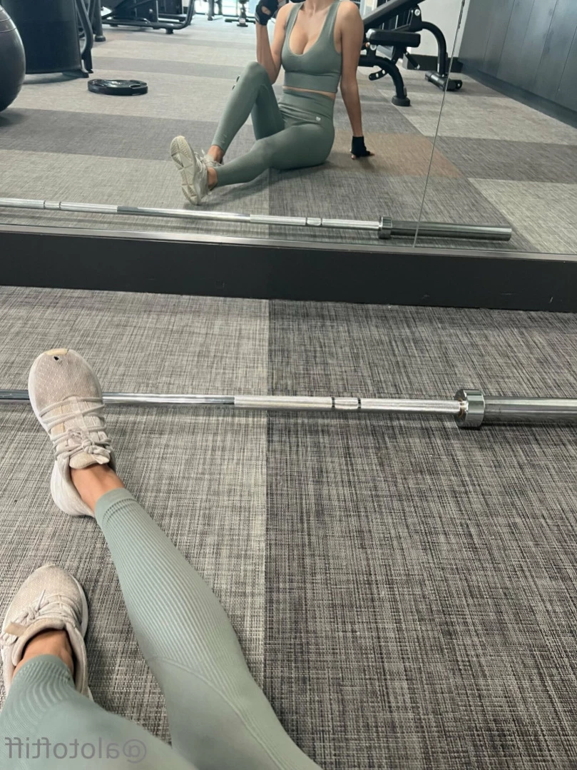 t i f f a n y [ alotoftiff ] Onlyfans leaked photo 12698423 on Hotleaks.tv