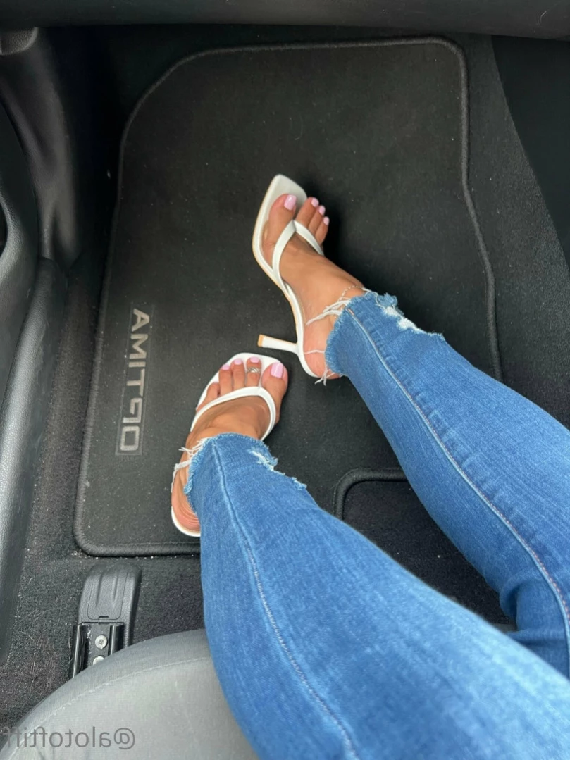 t i f f a n y [ alotoftiff ] Onlyfans leaked photo 13897414 on Hotleaks.tv