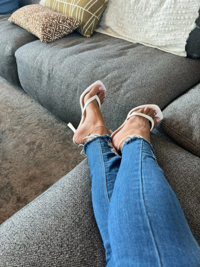 t i f f a n y [ alotoftiff ] Onlyfans leaked photo 13897529 on Hotleaks.tv