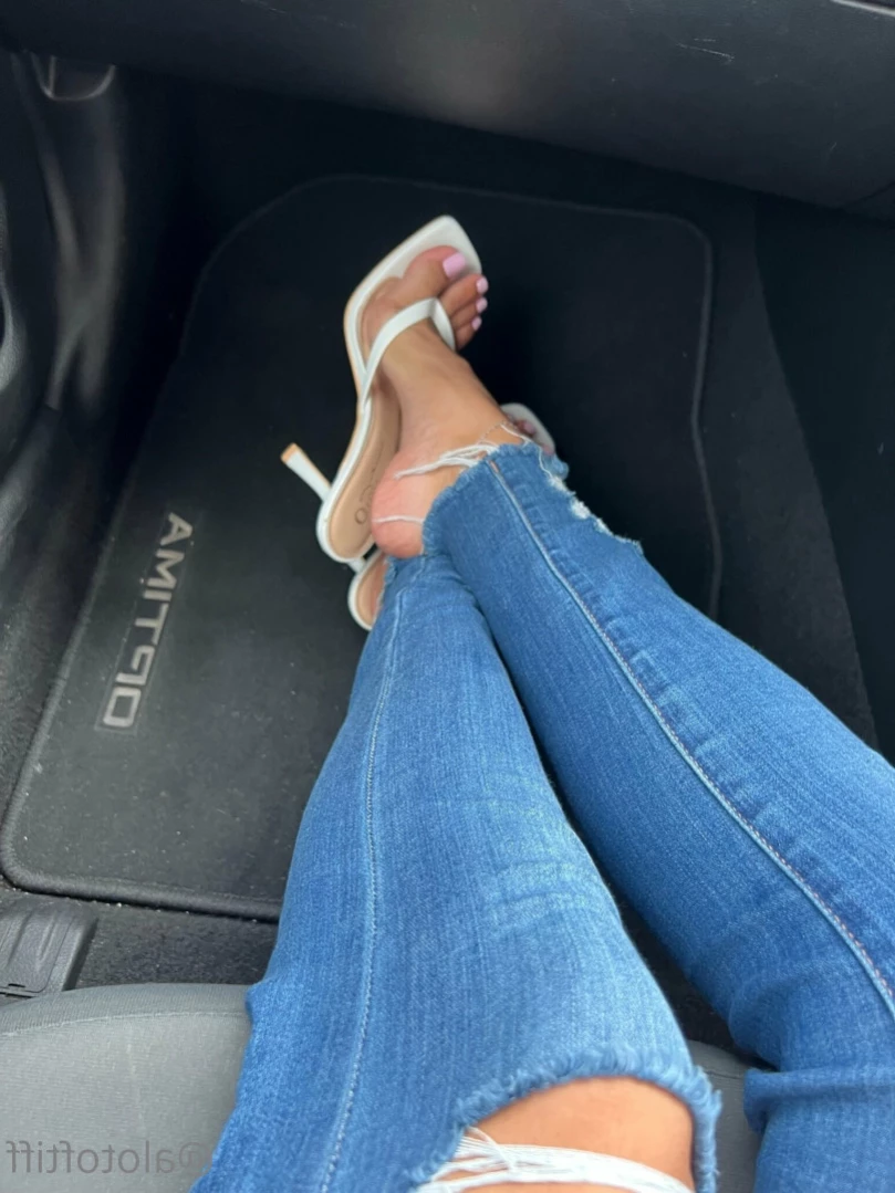 t i f f a n y [ alotoftiff ] Onlyfans leaked photo 13897538 on Hotleaks.tv