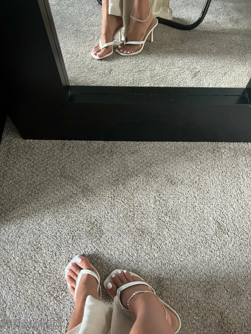 t i f f a n y [ alotoftiff ] Onlyfans leaked photo 13902704 on Hotleaks.tv
