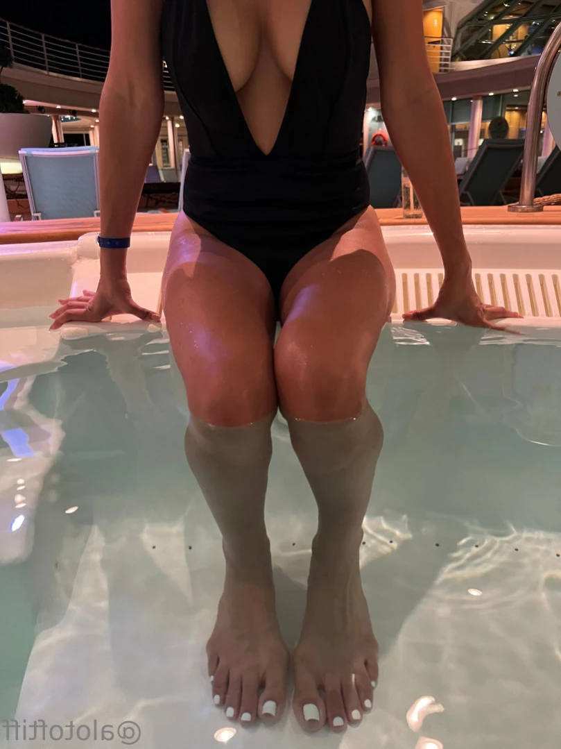 t i f f a n y [ alotoftiff ] Onlyfans leaked photo 16146366 on Hotleaks.tv
