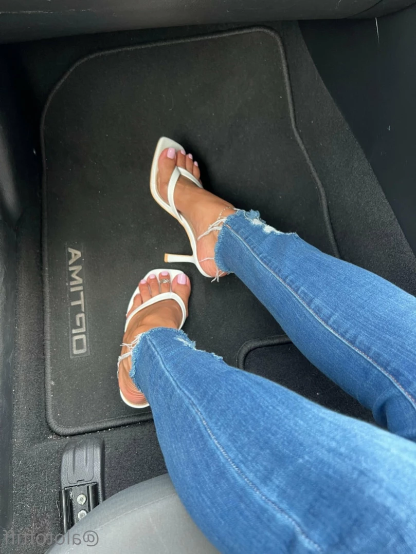 t i f f a n y [ alotoftiff ] Onlyfans leaked photo 16258620 on Hotleaks.tv
