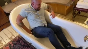 AndyLeeXXX-OFFICIAL! [ andyleexxx ] Onlyfans leaked video 12808237 on Hotleaks.tv