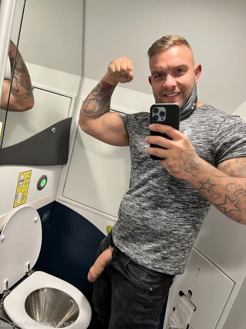AndyLeeXXX-OFFICIAL! [ andyleexxx ] Onlyfans leaked photo 13300979 on Hotleaks.tv