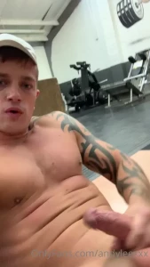 AndyLeeXXX-OFFICIAL! [ andyleexxx ] Onlyfans leaked video 14472184 on Hotleaks.tv