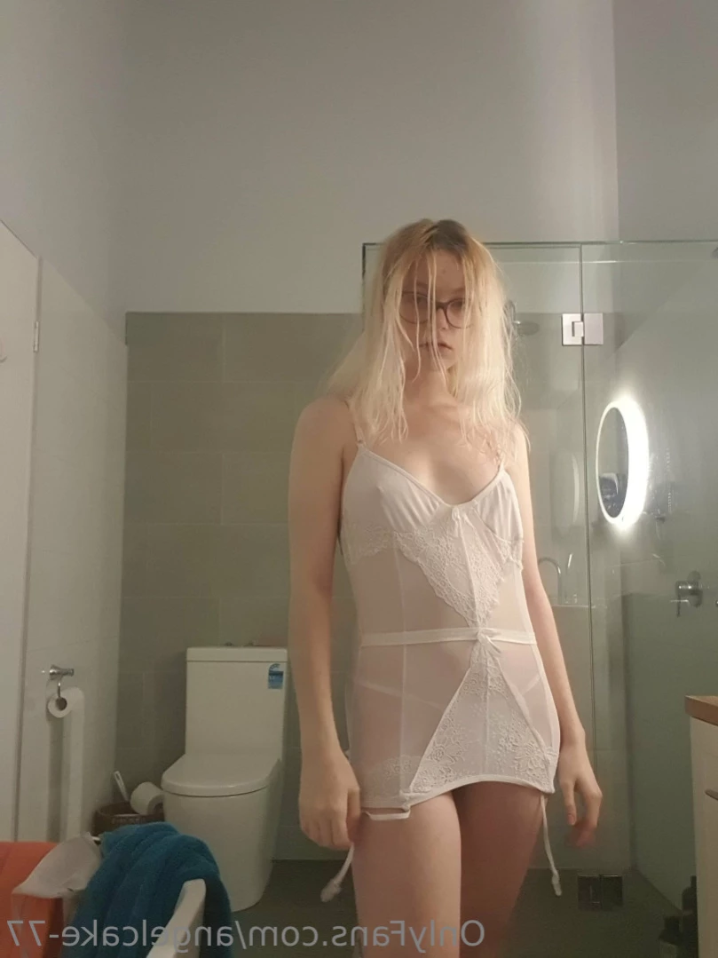 Hollie [ angelcake-77 ] Onlyfans leaked photo 11637796 on Hotleaks.tv
