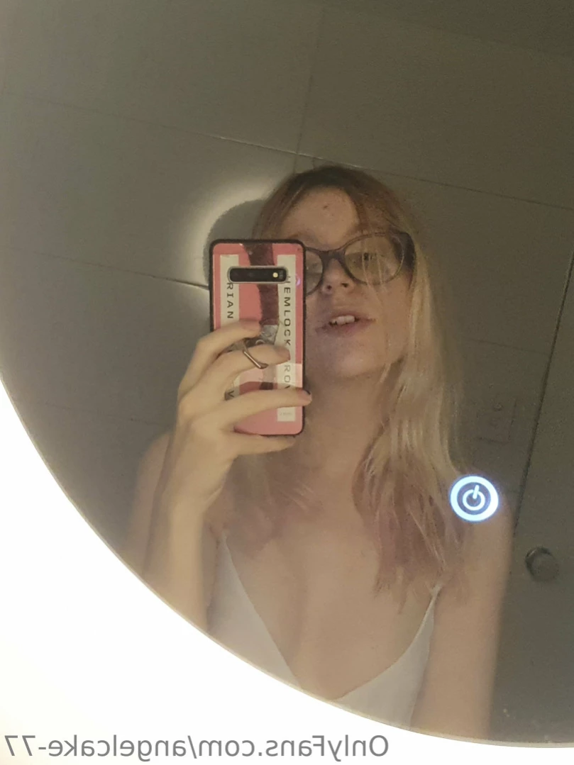 Hollie [ angelcake-77 ] Onlyfans leaked photo 11765952 on Hotleaks.tv