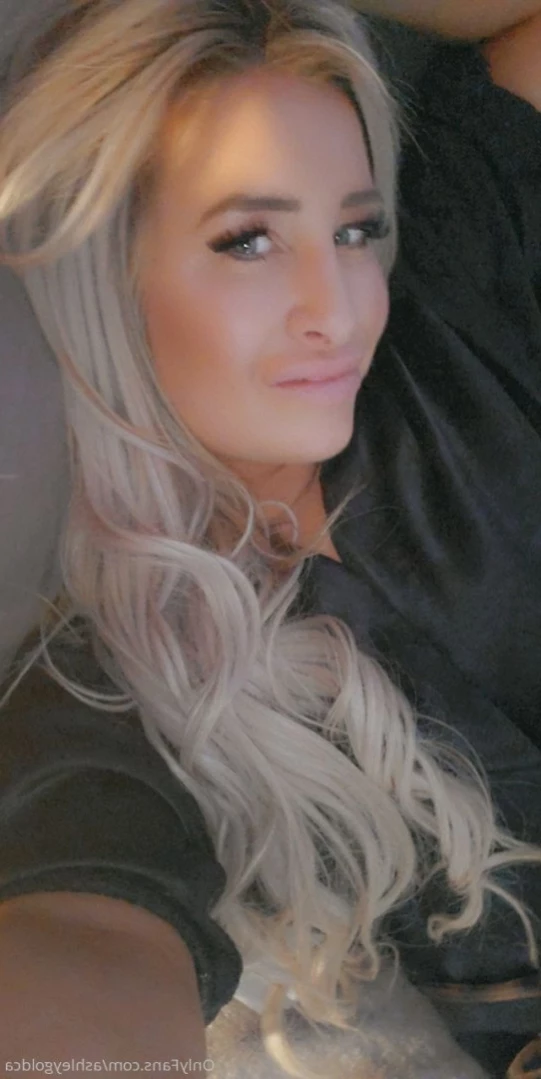 Ashley Gold [ ashleygoldca ] Onlyfans leaked photo 11681497 on Hotleaks.tv