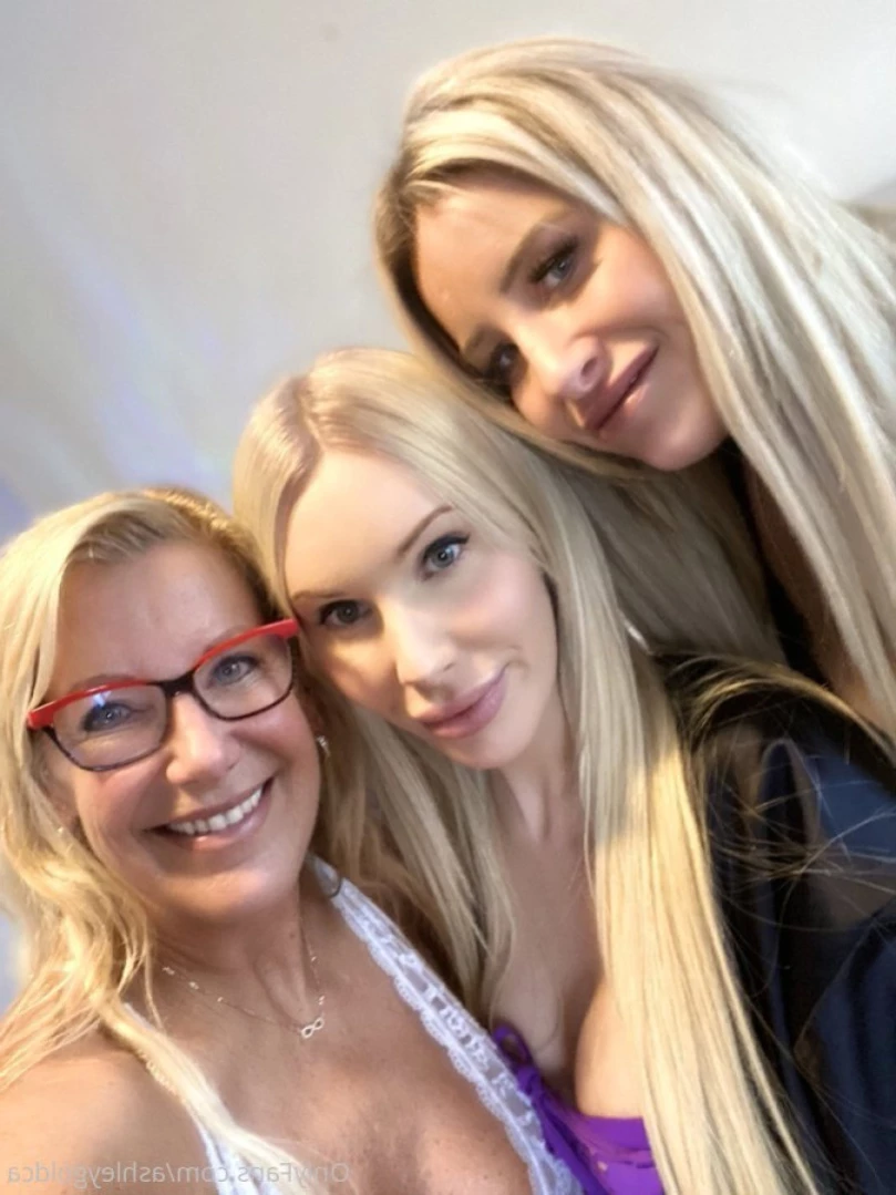 Ashley Gold [ ashleygoldca ] Onlyfans leaked photo 11681585 on Hotleaks.tv