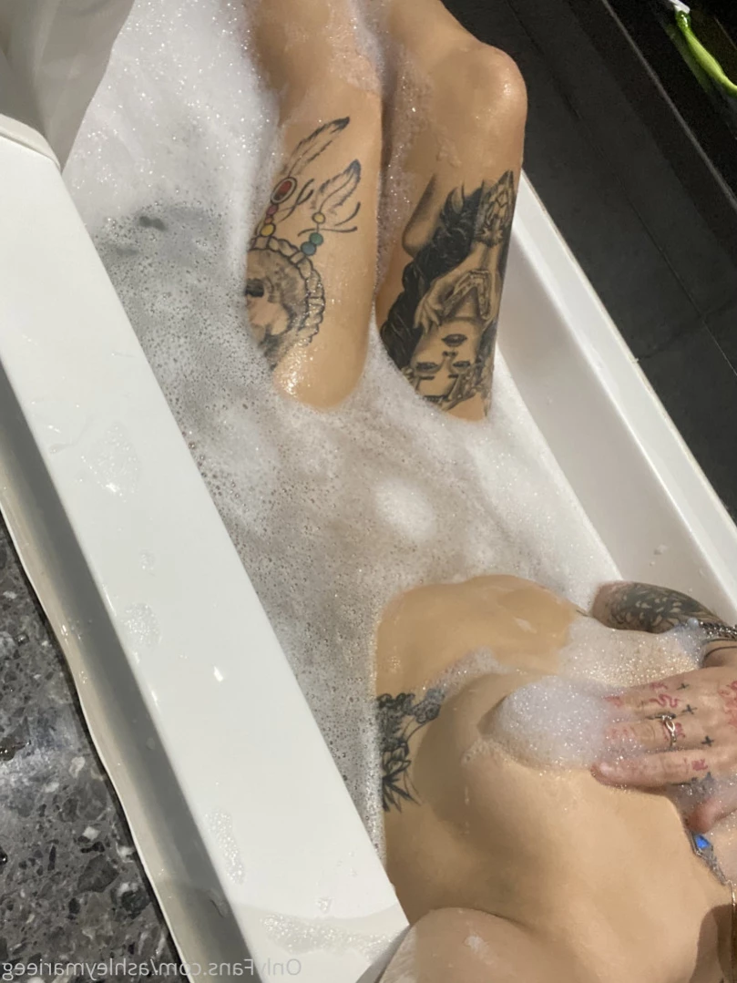AshleyMarie 🇬🇧🇨🇾 [ ashleymarieeg ] Onlyfans leaked photo 11678684 on Hotleaks.tv