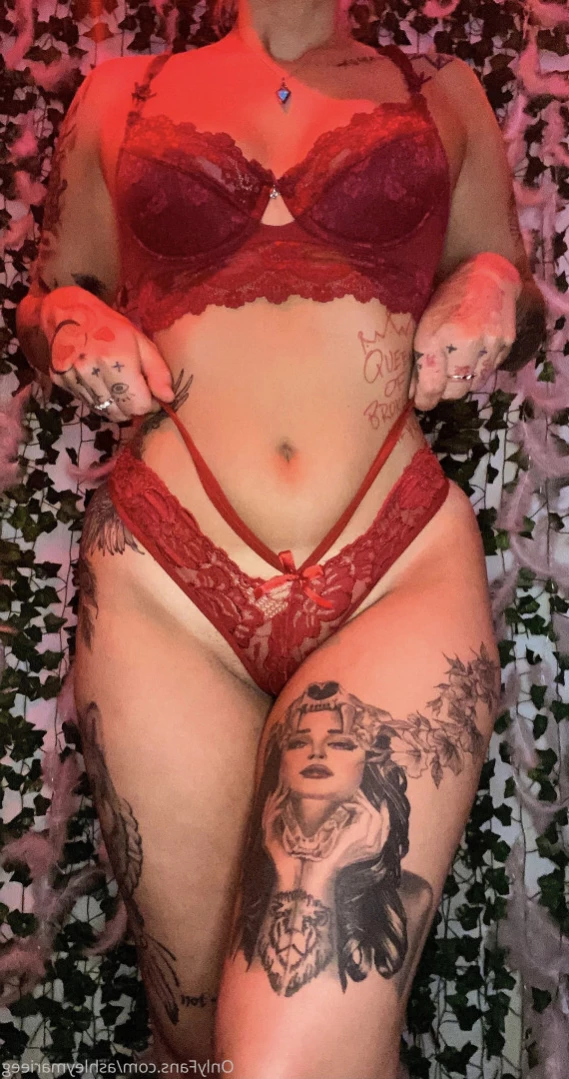 AshleyMarie 🇬🇧🇨🇾 [ ashleymarieeg ] Onlyfans leaked photo 12700375 on Hotleaks.tv