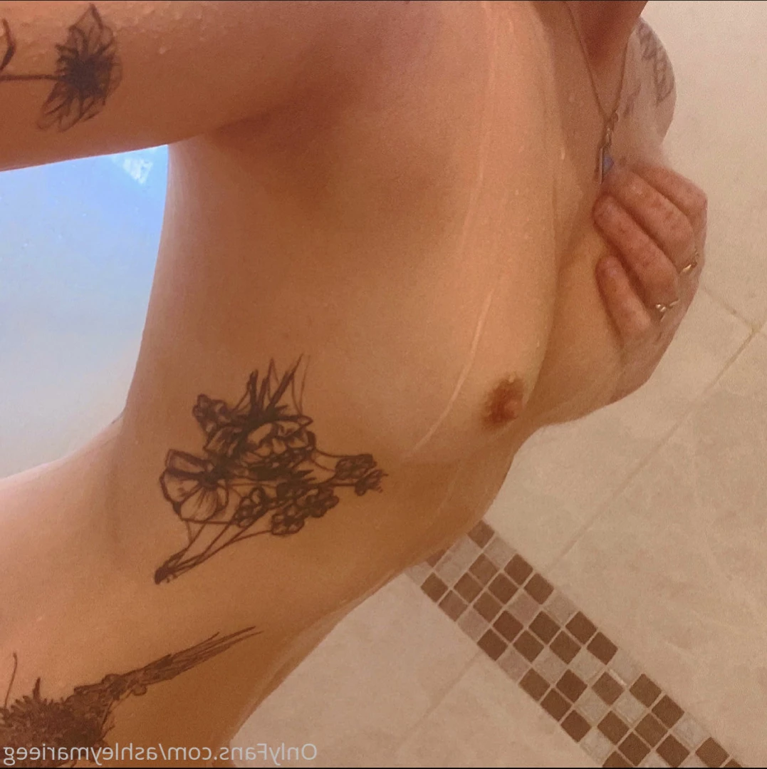 AshleyMarie 🇬🇧🇨🇾 [ ashleymarieeg ] Onlyfans leaked photo 15279037 on Hotleaks.tv