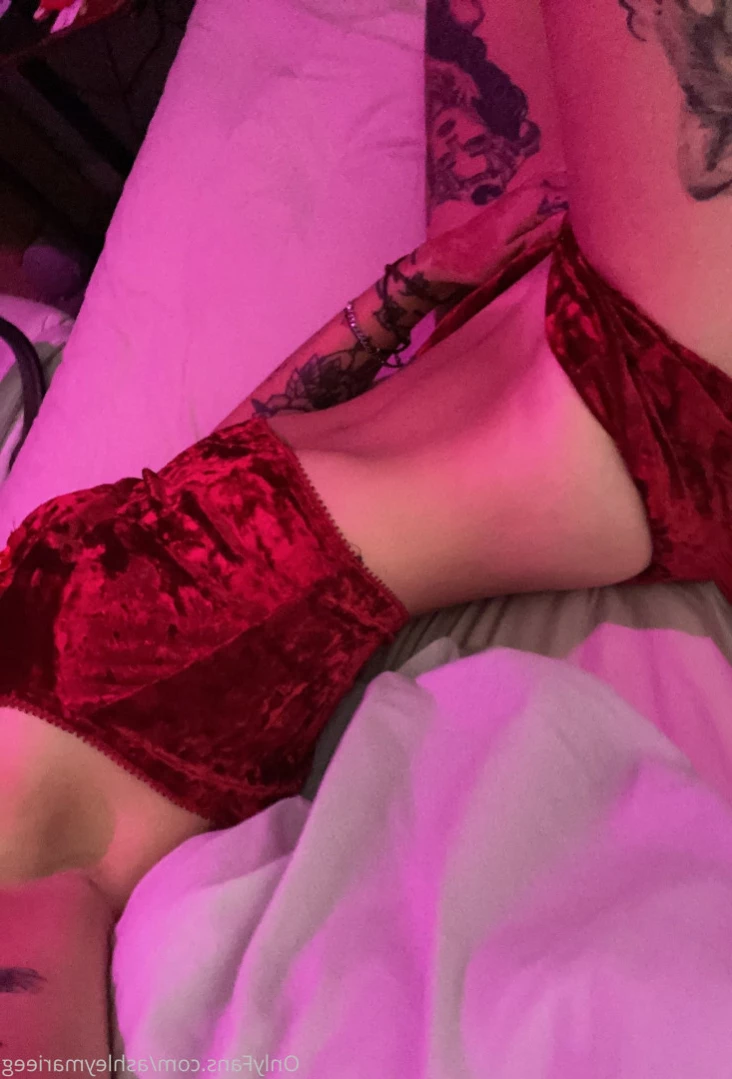AshleyMarie 🇬🇧🇨🇾 [ ashleymarieeg ] Onlyfans leaked photo 15279063 on Hotleaks.tv