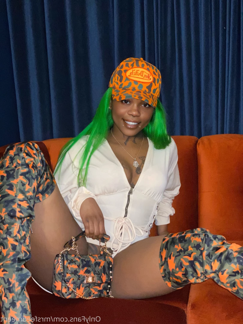 FREAKIEST EBONY CYBER GIRL ONLINE 🍆😝 [ mrsfeedmeent ] Onlyfans leaked photo 6190599 on Hotleaks.tv